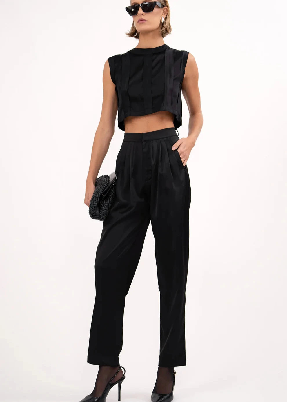 NONCHALANT Charlotte Pleated Silky Pants Black