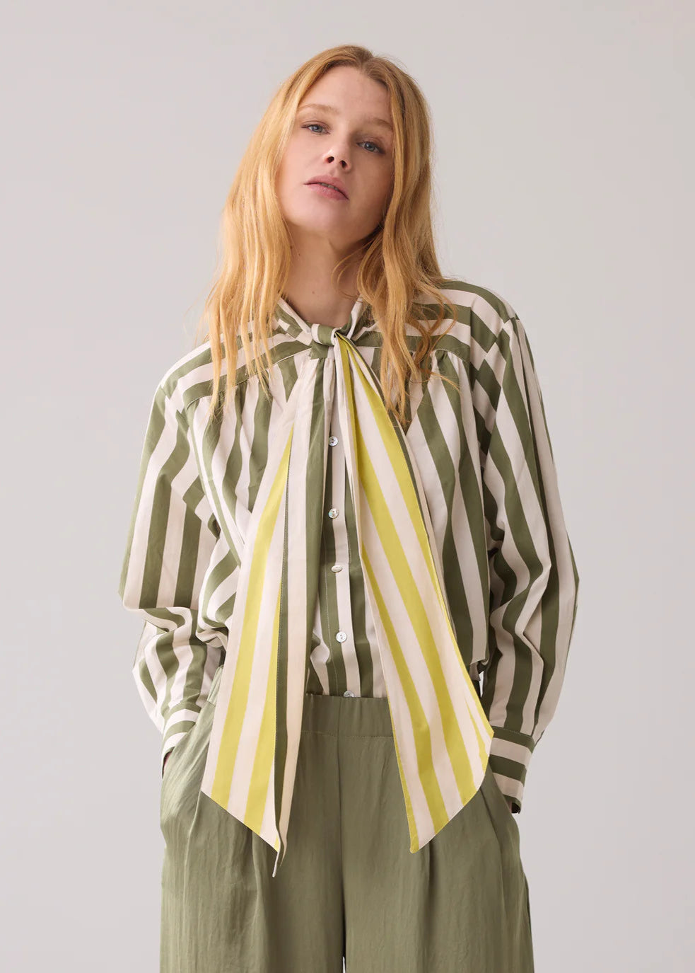 SUMMUM Bow Tie Printed Stripe Blouse Combat Green