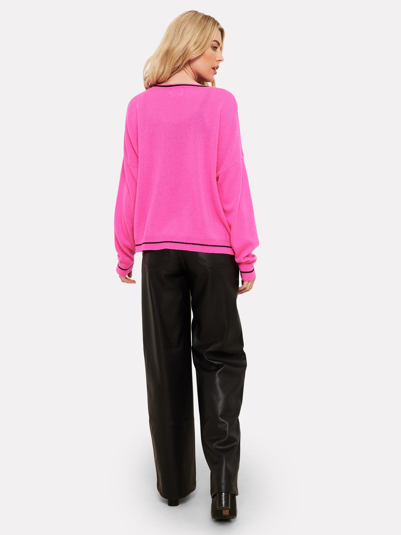 Brodie Electric Crew Top Diva Pink/Black