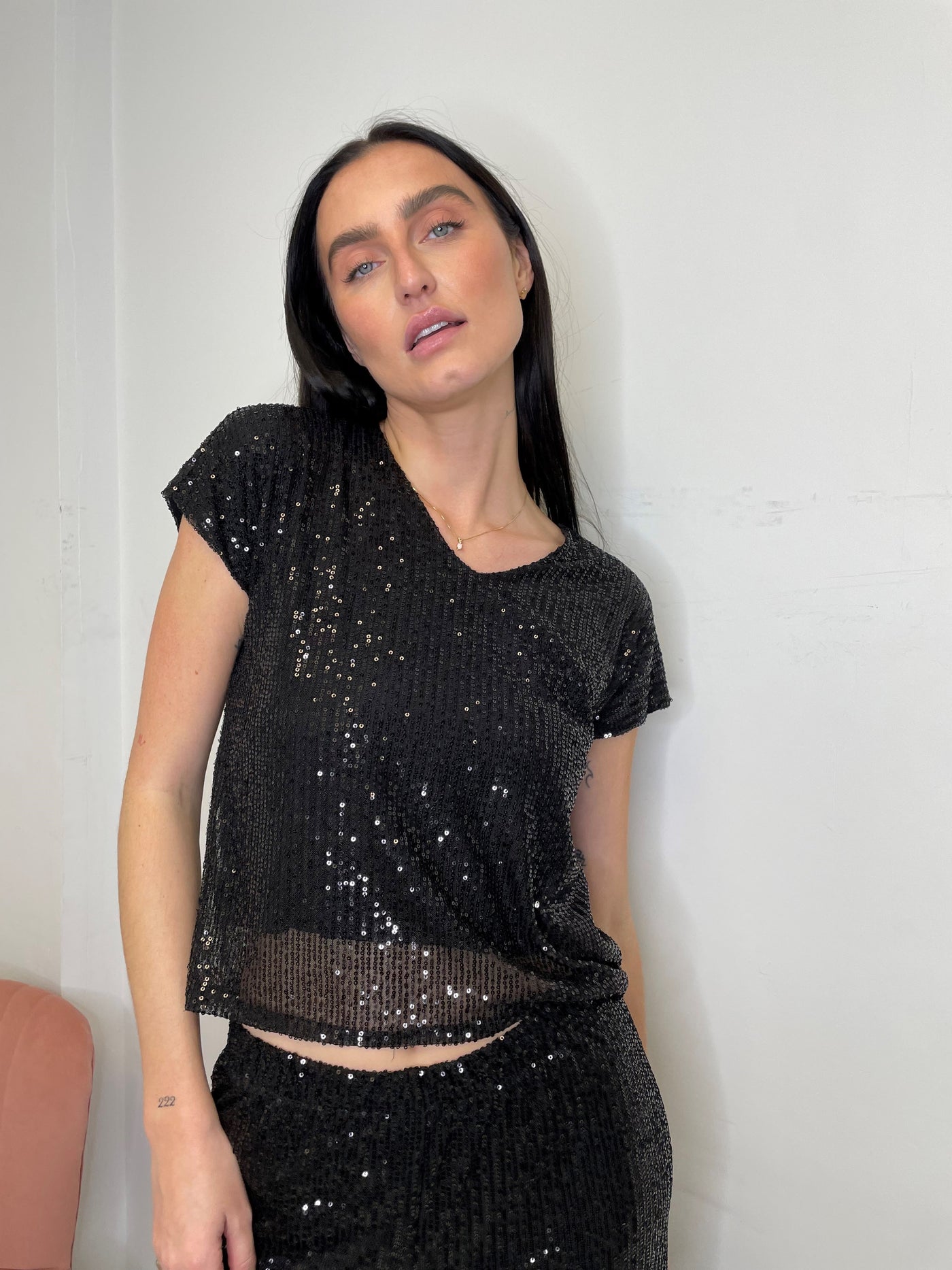 The Pink Door Sequin S/S Top - Black